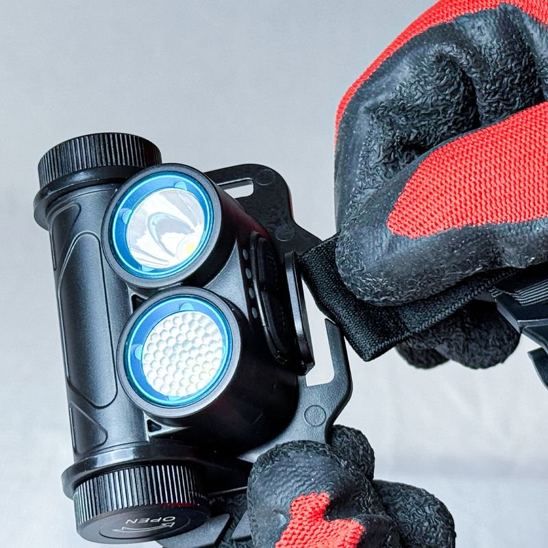 Adjusting the ATEX headlamp with a gloved hand