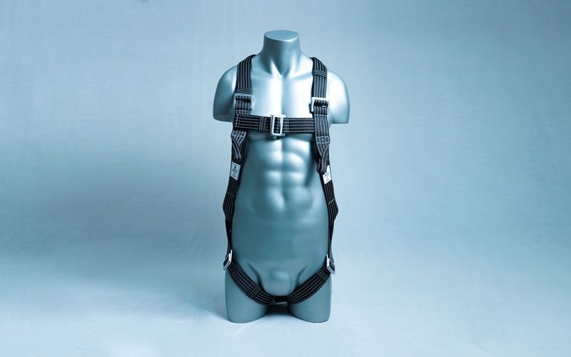 Jarsh Pro-Guard PGH-07(AS) antistatic harness in dark grey webbing on a mannequin