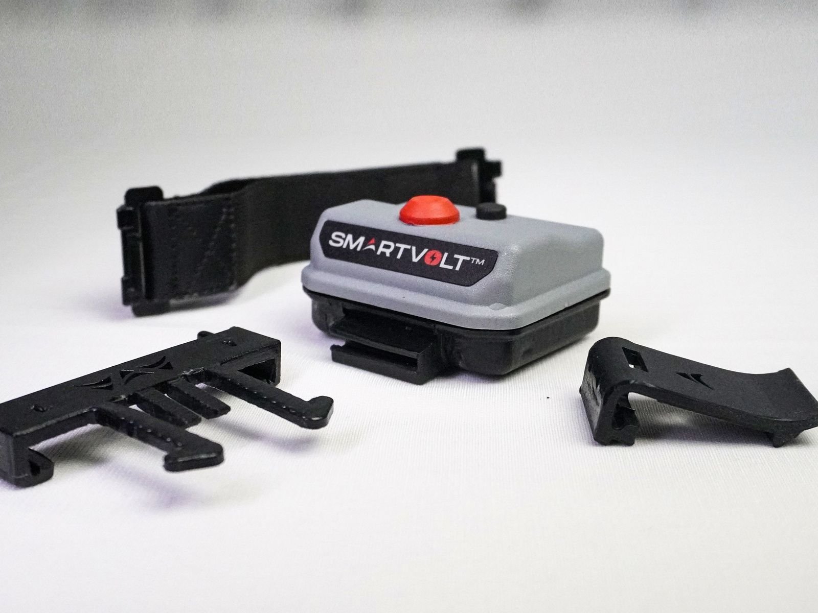 SmartVolt Dual Tone with its side mount, peak mount and wrist band